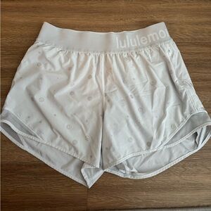 Lululemon Hotty Hot High-Rise Short 4” - Limited Edition Logo Print
